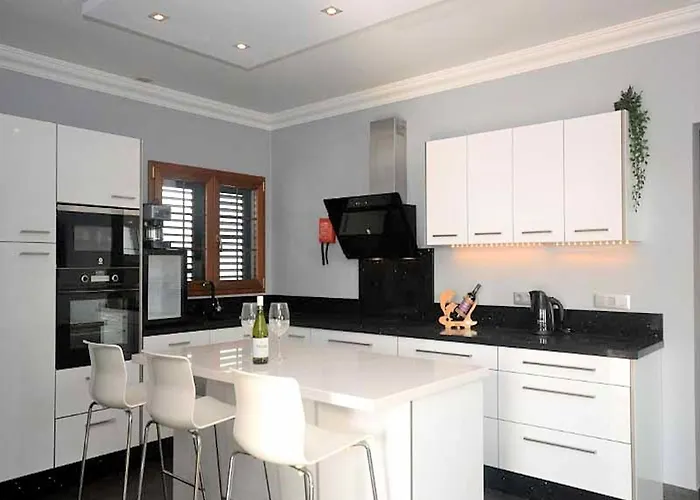 Awesome 3 Bedrooms Tacataca Pool Table * Puerto del Carmen (Lanzarote)