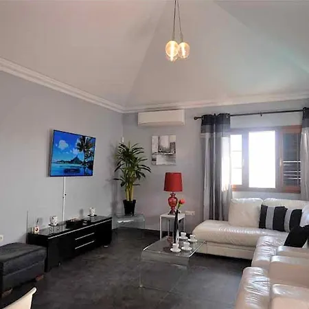 Awesome 3 Bedrooms Tacataca Pool Table Villa *