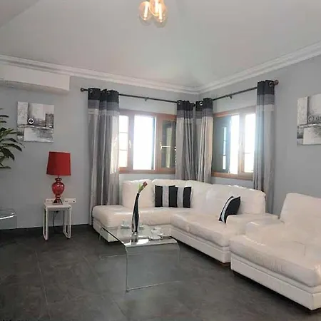 Awesome 3 Bedrooms Tacataca Pool Table Villa *